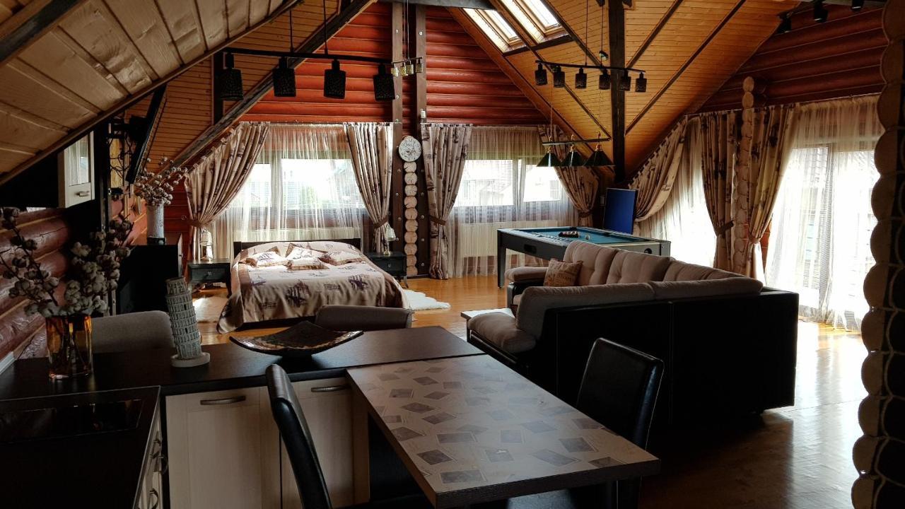 Luxury Villa With Pool And Sauna Tjernivtsi Eksteriør billede